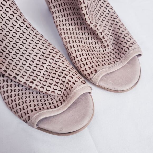 RON WHITE Shyla Perforated Laser-Cut Nappa Leather Peep Toe Ankle Booties Latte - Picture 4 of 10